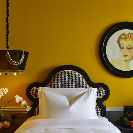Hotel De La Coupole - Mgallery Sapa Exterior foto A guest room at the Hotel George V